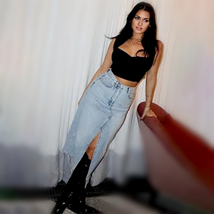 Berlin Escort Ramina mujer madura sensual con pechos llenos mimada con Masaje Tantra